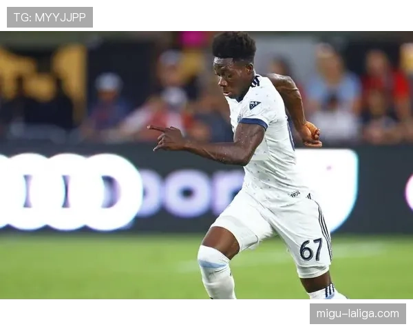 加拿大枫叶逼抢革命 阿方索戴维斯边路爆点启动闪电反击